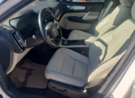 2021 VOLVO XC40 MOMENTUM