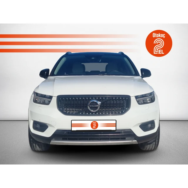 2021 VOLVO XC40 MOMENTUM