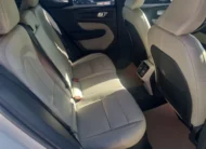 2021 VOLVO XC40 MOMENTUM