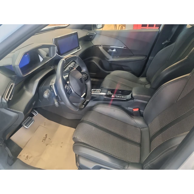 2024 PEUGEOT 2008 GT